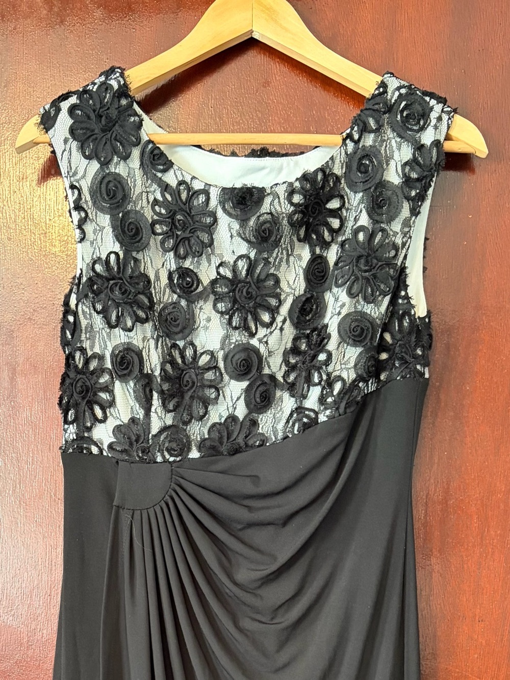 connected apparel Black Lace Appliqué Evening Dress